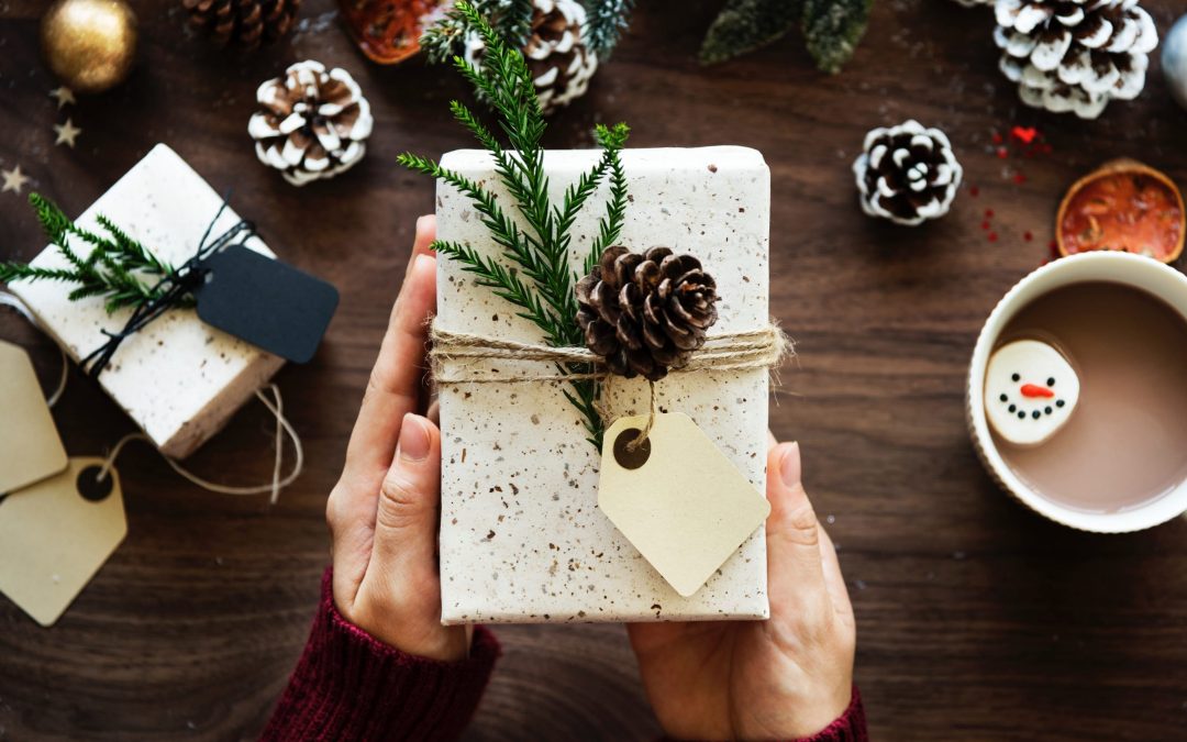 How to Celebrate Christmas Without Breaking the Bank